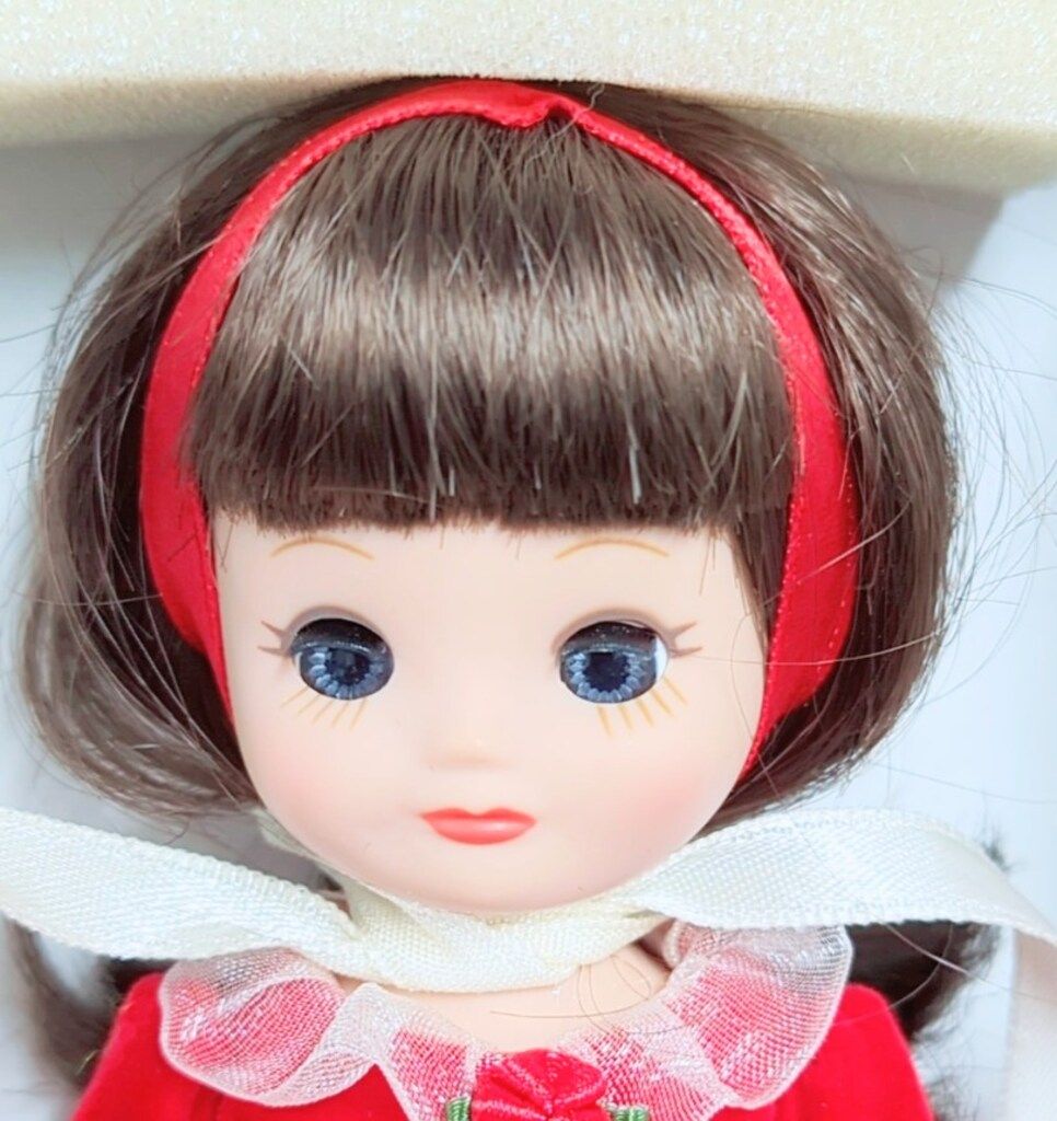 トナー タイニーベッツィーマッコール Has a Happy Holiday ハズ ア ハッピーホリデー 上睫毛あり 2001