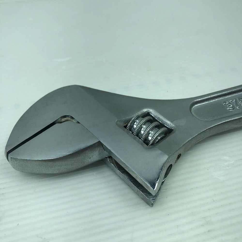 モンキーレンチ