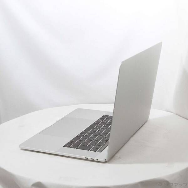 〔 品〕 MacBook Pro 15-inch Late-2016 MLW 82 J A Core_i 7 2.7 GHz 16 GB シルバー 〔10.15 Catalina〕 258
