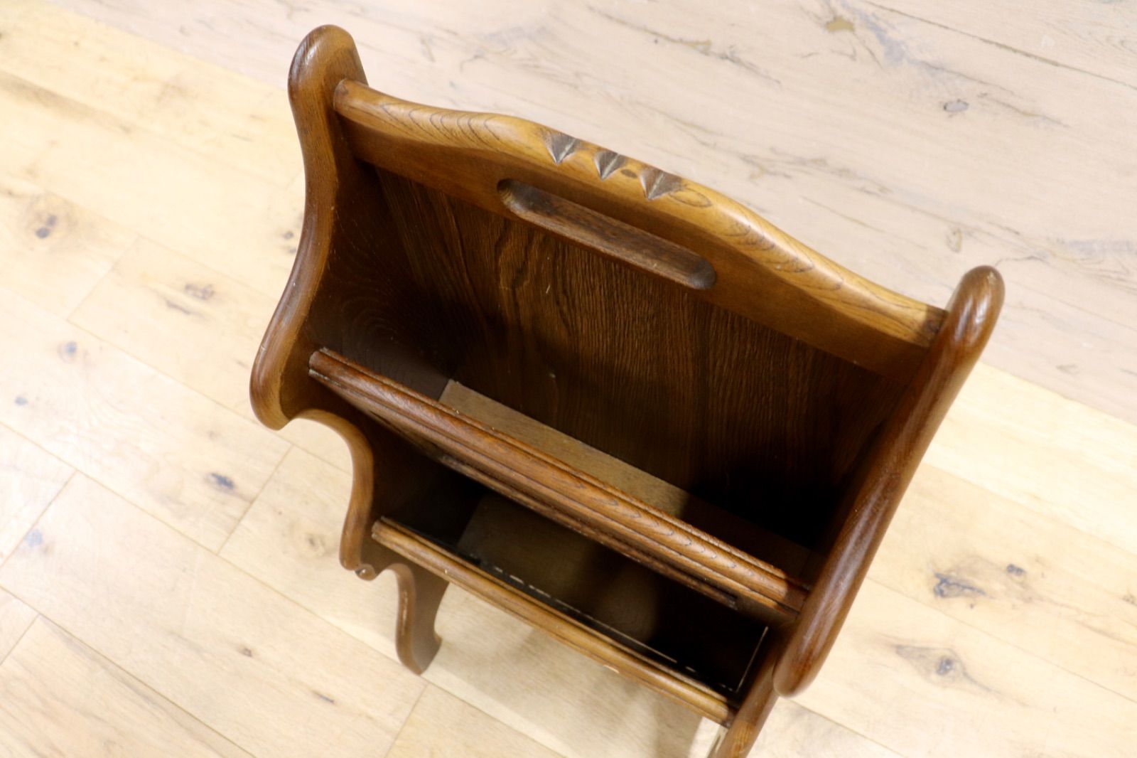 GMIH306○カリモク / karimoku マガジンラック コロニアル スリッパ