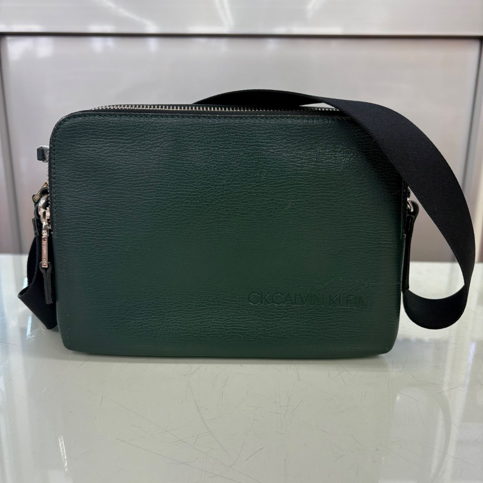 CK CALVIN KLEIN 本革 レザーショルダーバッグ 緑 シーケーカルバン 