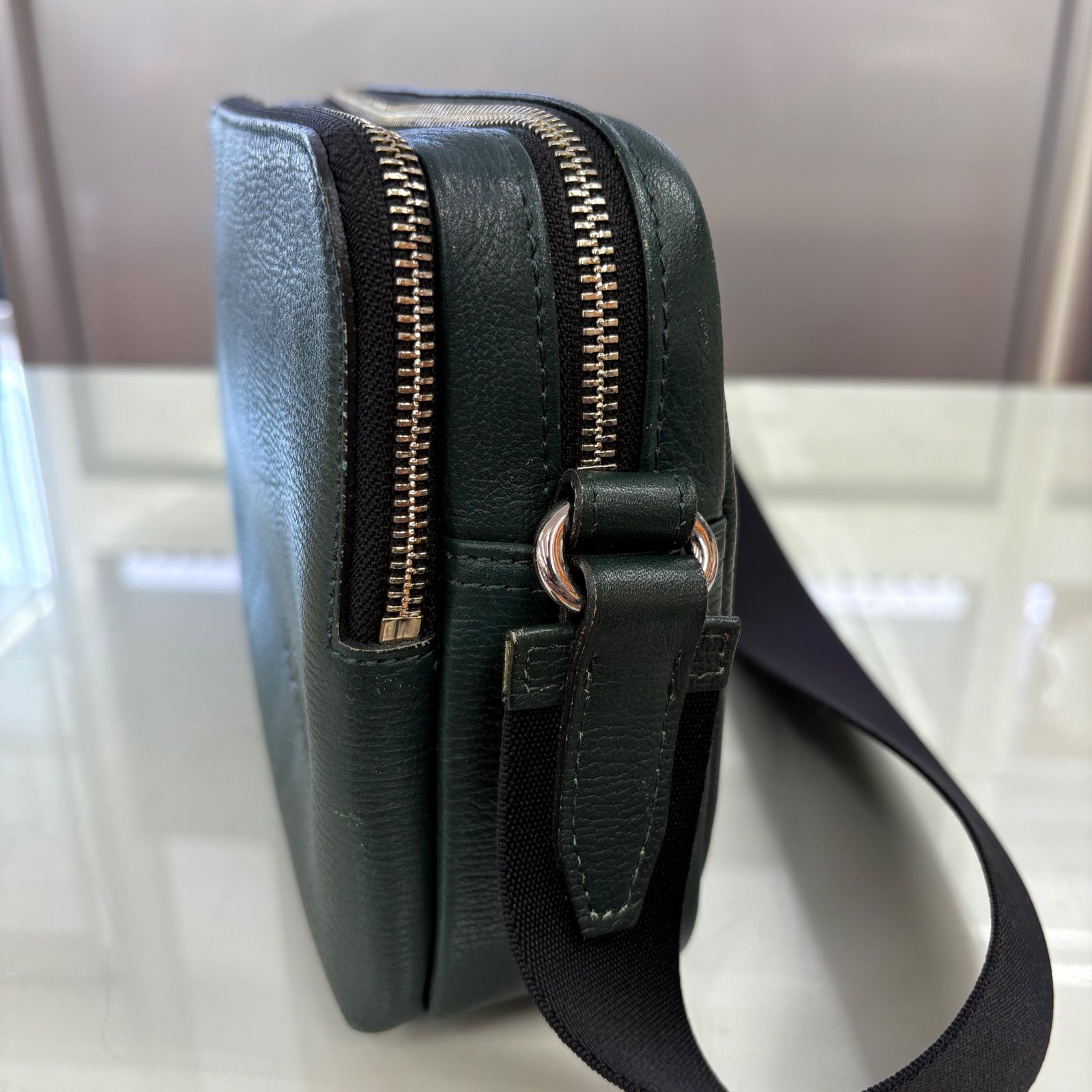 CK CALVIN KLEIN 本革 レザーショルダーバッグ 緑 シーケーカルバン 