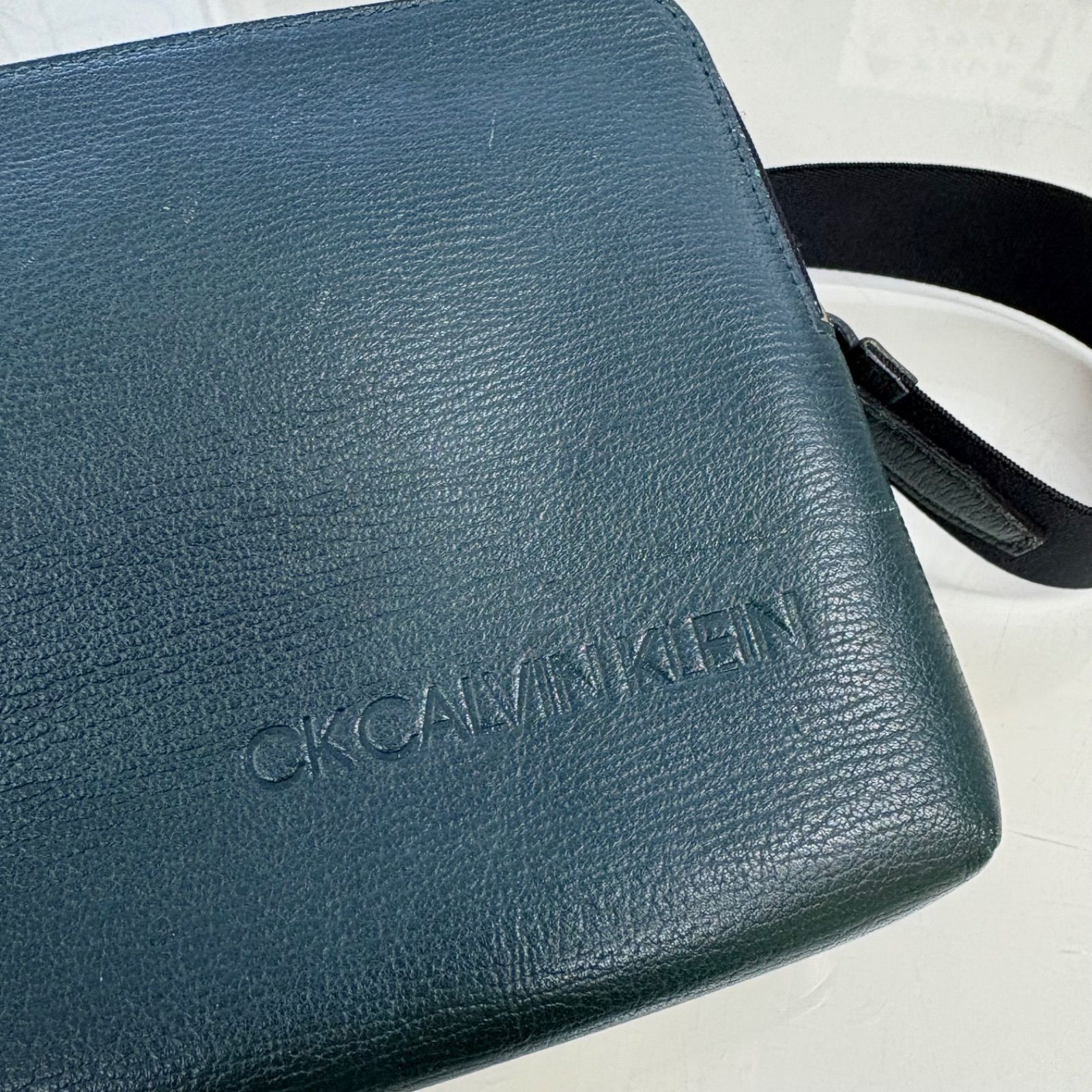 CK CALVIN KLEIN 本革 レザーショルダーバッグ 緑 シーケーカルバン 