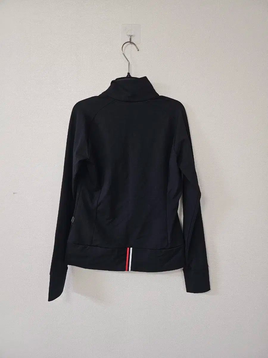 新商品が続々！ Titleist タイトリスト レディース ブラック ゴルフ トップス 100％品質保証！