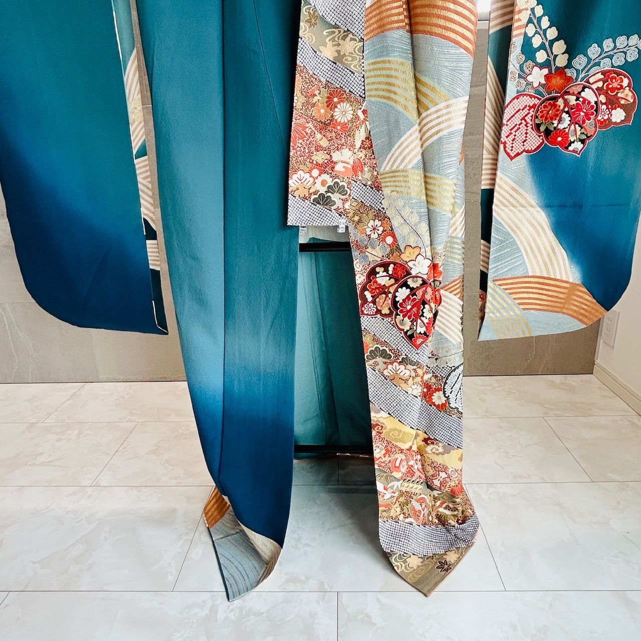 青系 オレンジ系