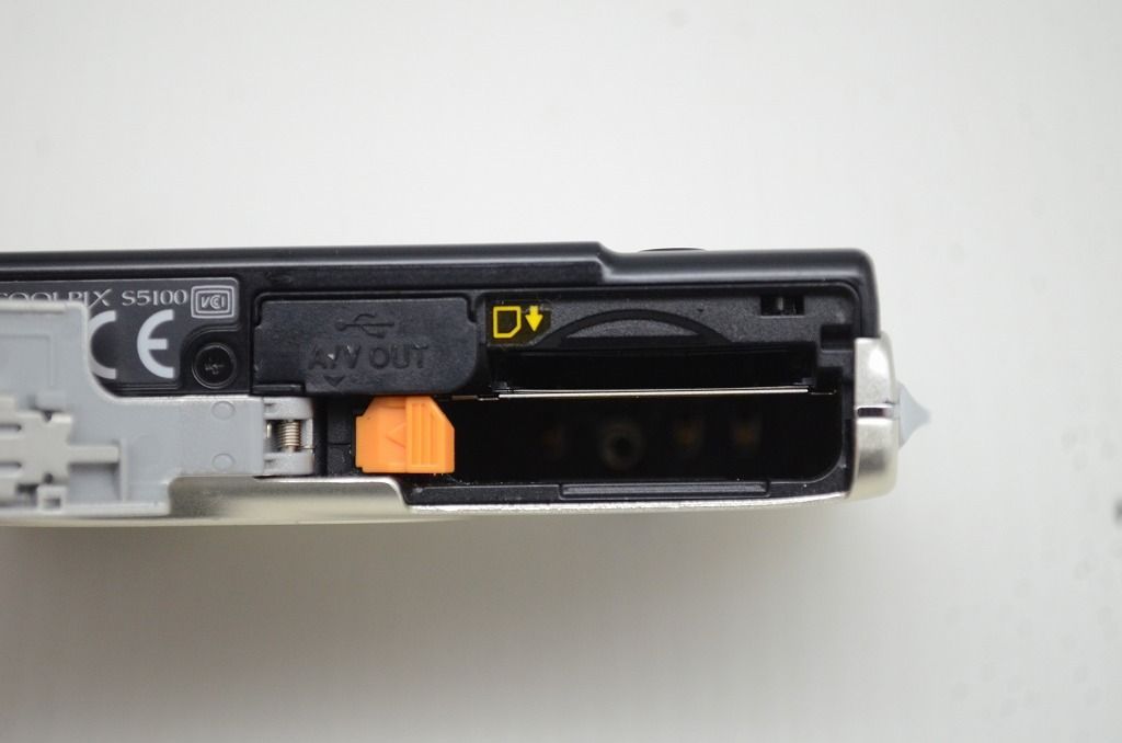 コンパクトデジタルカメラ シルバー