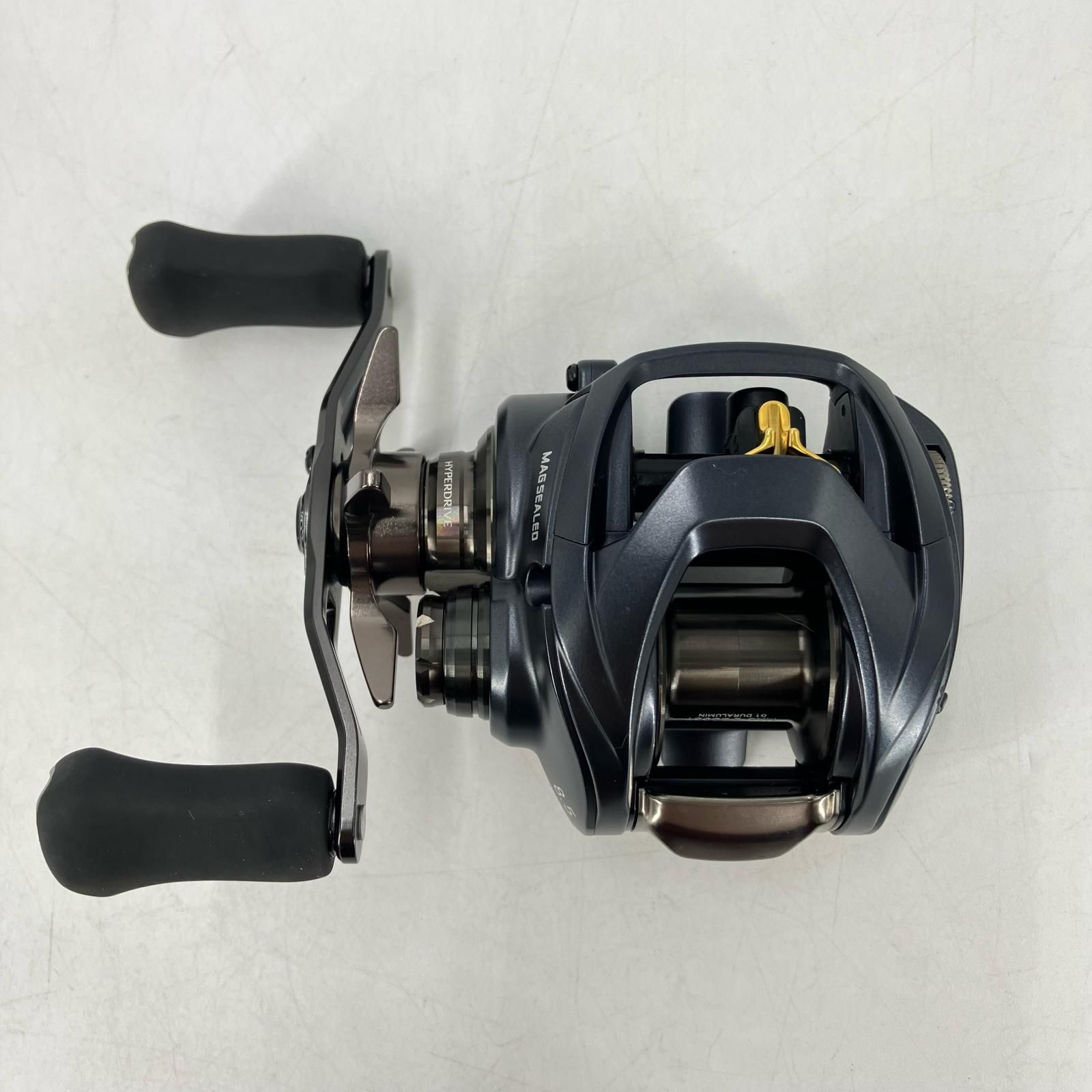 イオン広店 Daiwa ダイワ リール 1000XHL 23スティーズAITW ベイトリール 左ハンドル 85