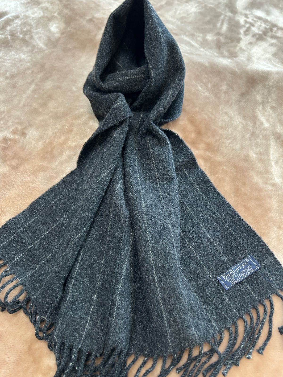 BURBERRY バーバリー マフラー ストール ショール スカーフ gray グレイ グレー 灰色系 ストライプ カシミヤ カシミア 100％イングランド製 イギリス製 英国製 レディース女性用 婦人 womenメンズmen男性用紳士 ユニセックス男女兼用