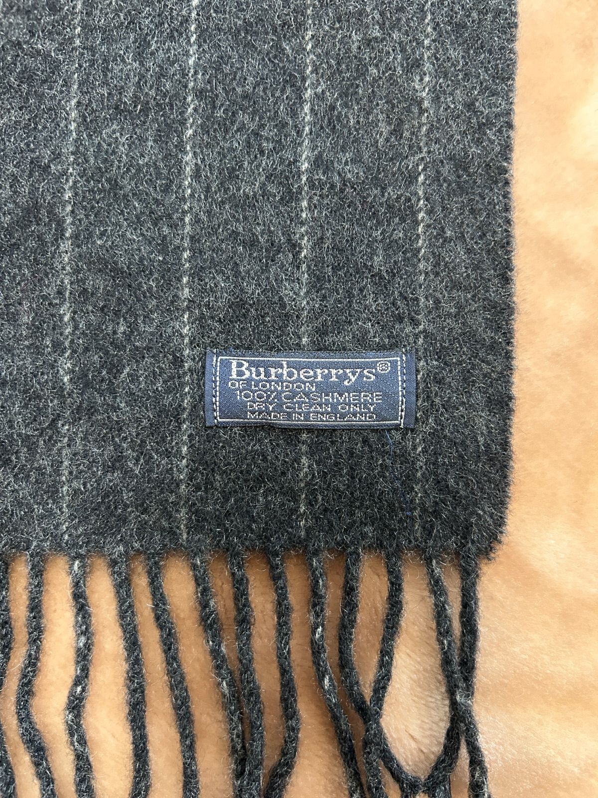 バーバリー マフラー ストール ショール スカーフ gray グレイ グレー 灰色系 ストライプ カシミヤ カシミア 100％イングランド製 イギリス製 英国製 レディース女性用 婦人 womenメンズmen男性用紳士 ユニセックス男女兼用