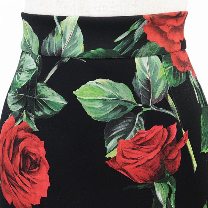 Dolce&gabbana タイトスカート 美品】DOLCE&GABBANA ドルチェアンドガッバーナ タイトスカート ロゴ