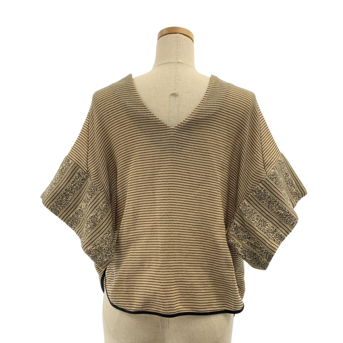  Mame Kurogouchi マメクロゴウチ ジャガード ニット ブラウス バックジップ スリット スカート 裏地付き 1 ベージュ ブラック レディース 長袖 シャツ ブラウス