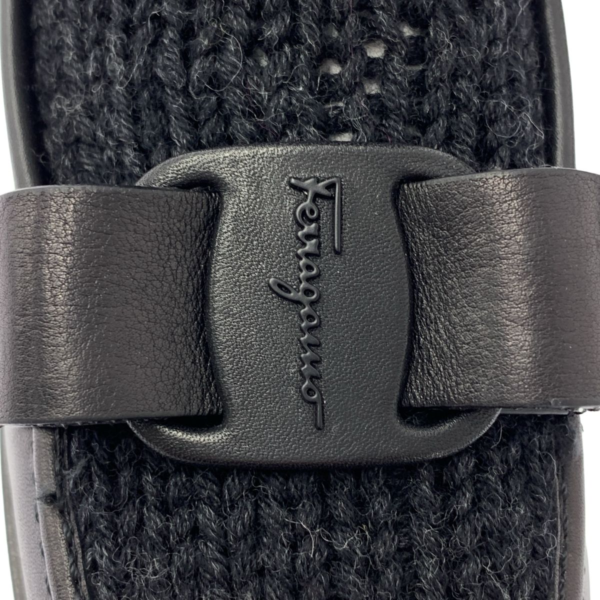  Salvatore Ferragamo サルヴァトーレフェラガモ VIVALDO KN レザー ロゴ リボン ドッキング ソックス ローファー 4 1 2 ブラック レディース その他 靴