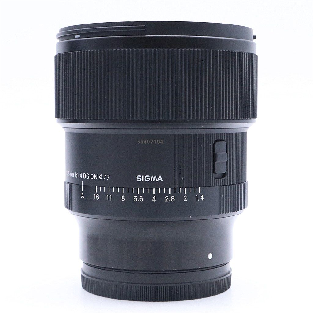 良品] Carl Zeiss Touit 1.8/32 [フジフイルムX用] / 富士フイルムX