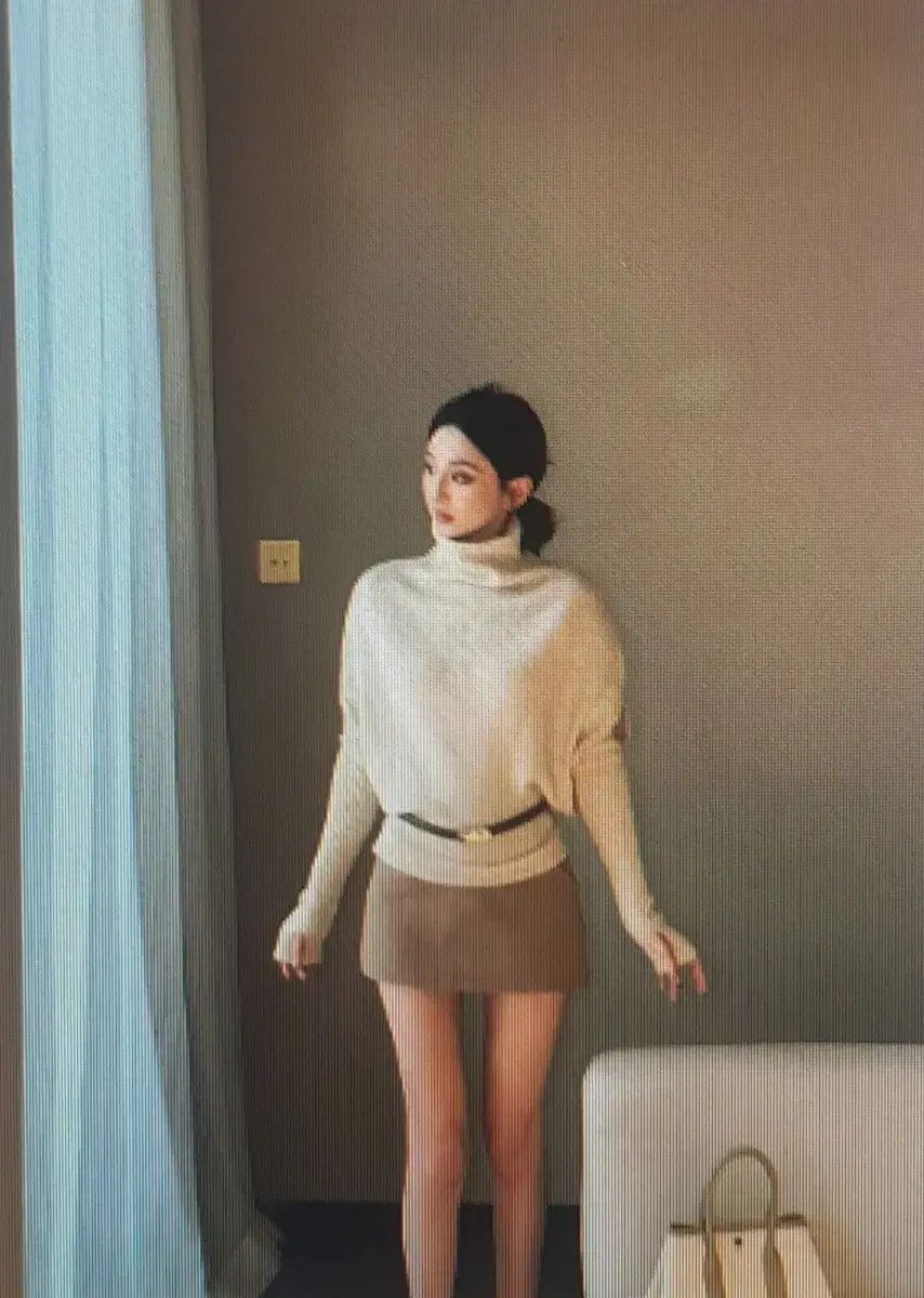 海外配送 アイボリー タートルネック ニット ブラウン ハーフパンツスカート ベルト セット