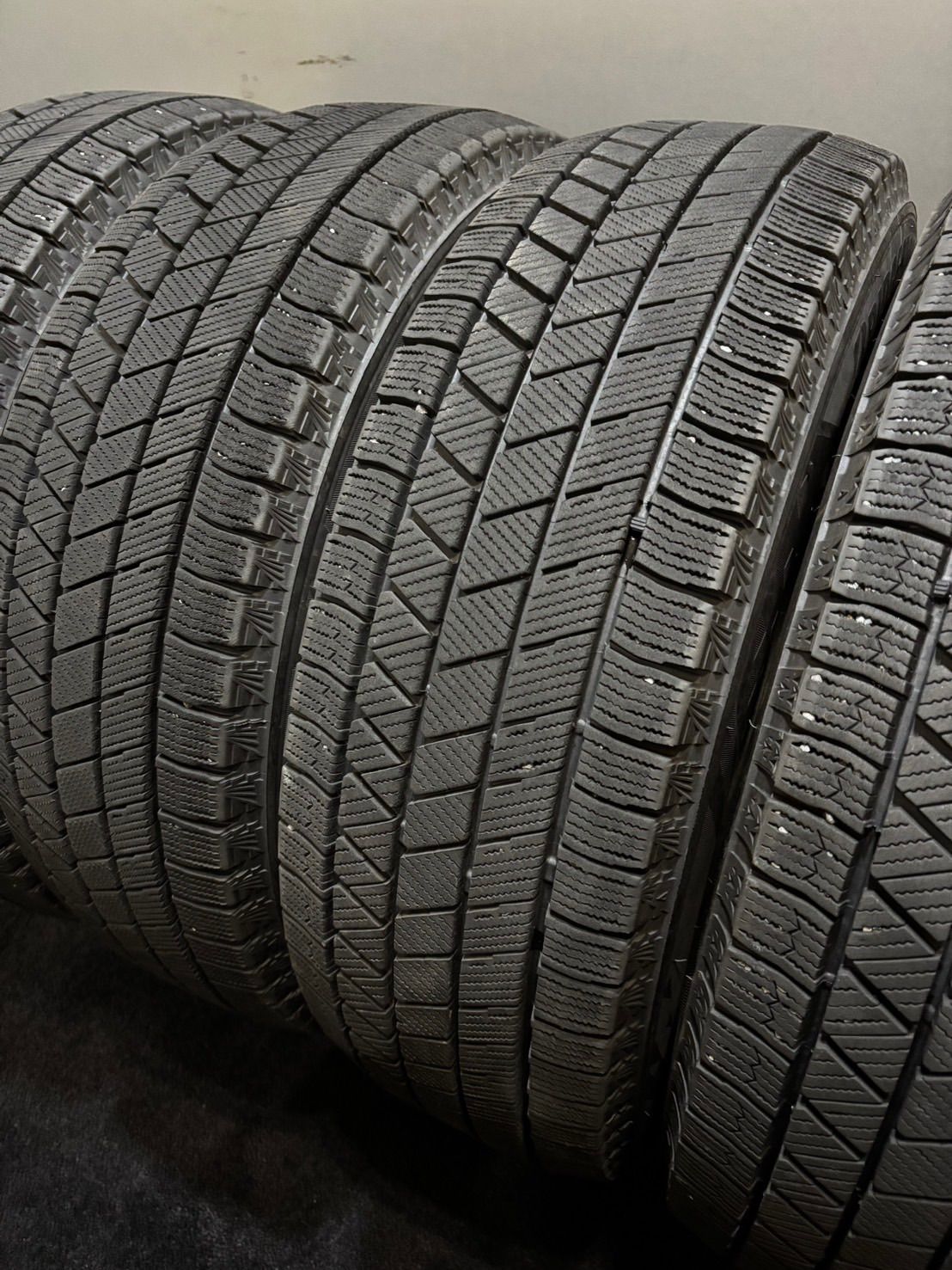 195 65 R 15 VRX 3 21年製 スタッドレス 4本 ブリヂストン ブリザック ノア ヴォクシー プリウス 南4 K 623