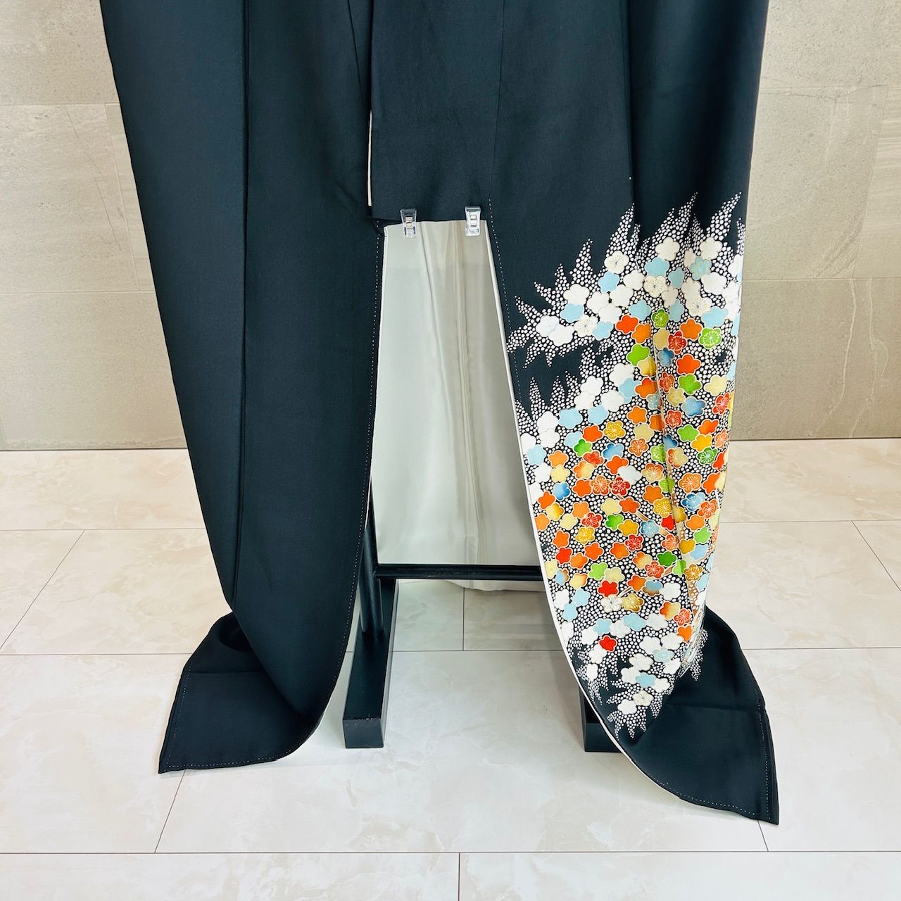 黒系 ベージュ系