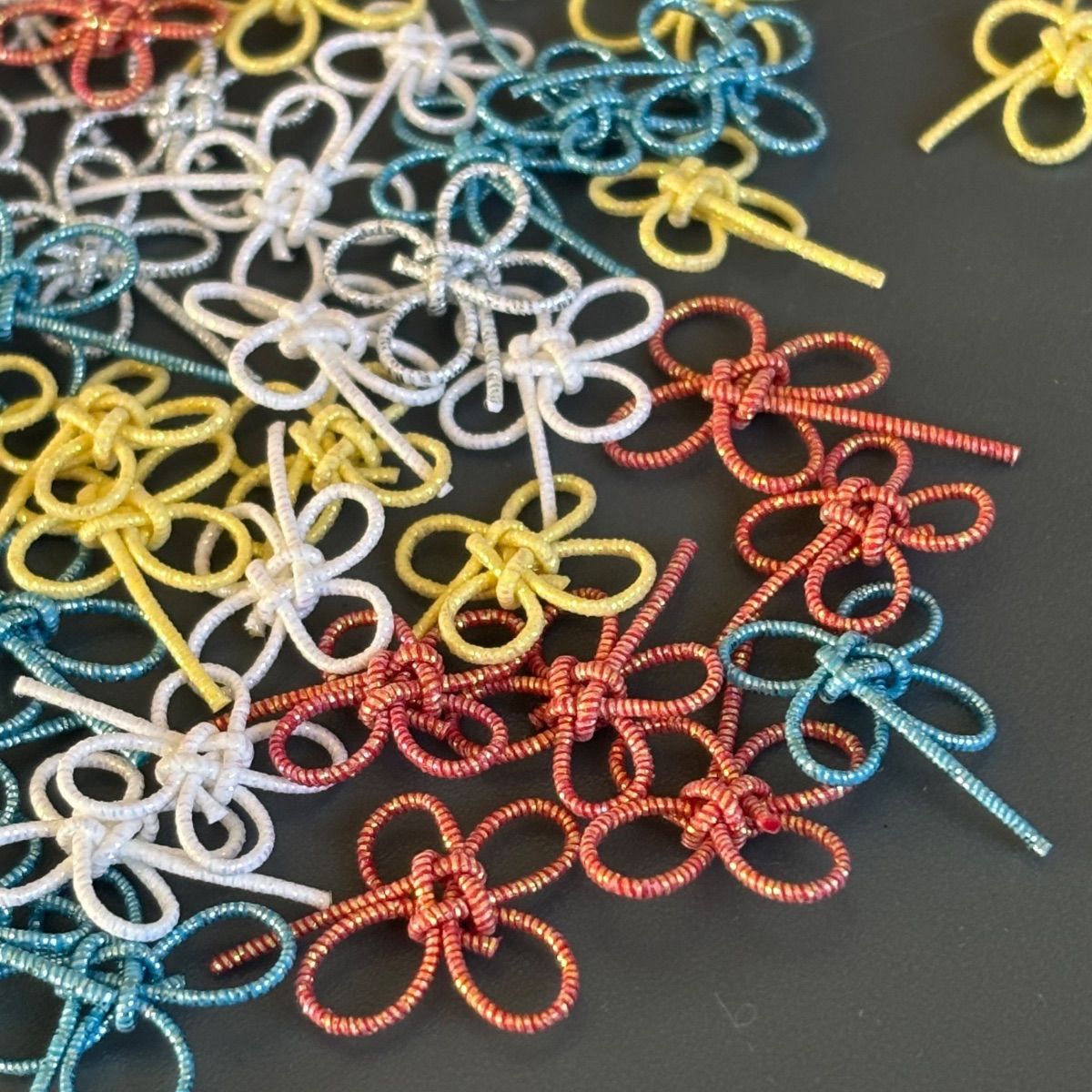 水引パーツ 四葉のクローバー🍀小さい叶結び 60個セット - メルカリ