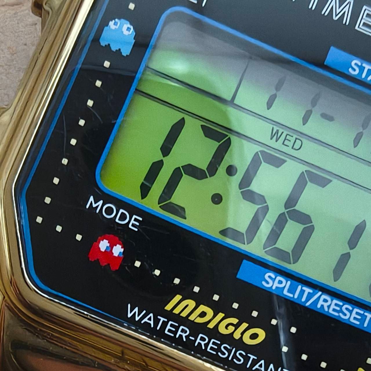 大特価!! TIMEX タイメックス TW2U32000 パックマン コラボ デジタル Timex T80×PAC-MAN 腕時計 ユニセックス ゴールド 全品送料無料!