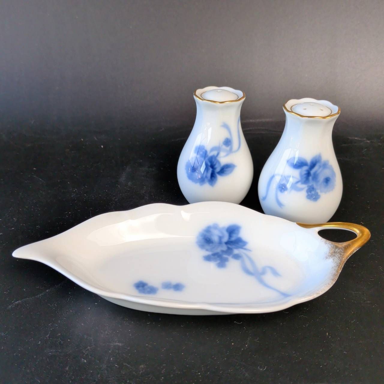 大倉陶園 ソルトペッパー プレート付き ブルーローズ