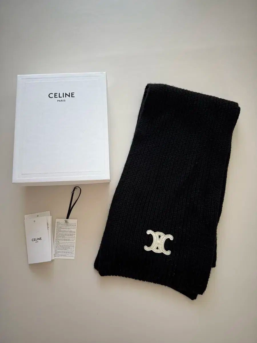 セリーヌ トリオンフ カシミア マフラー