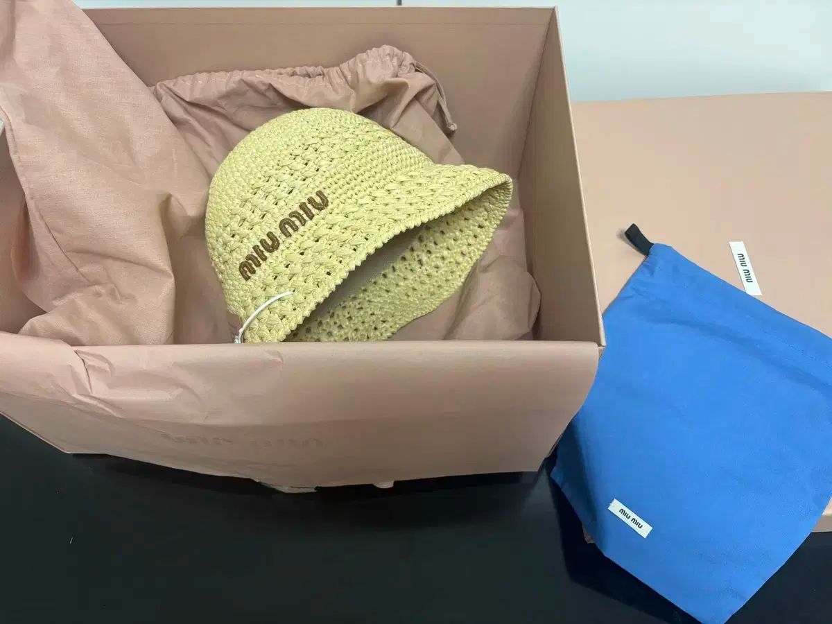 ミュウミュウ ラフィアハット