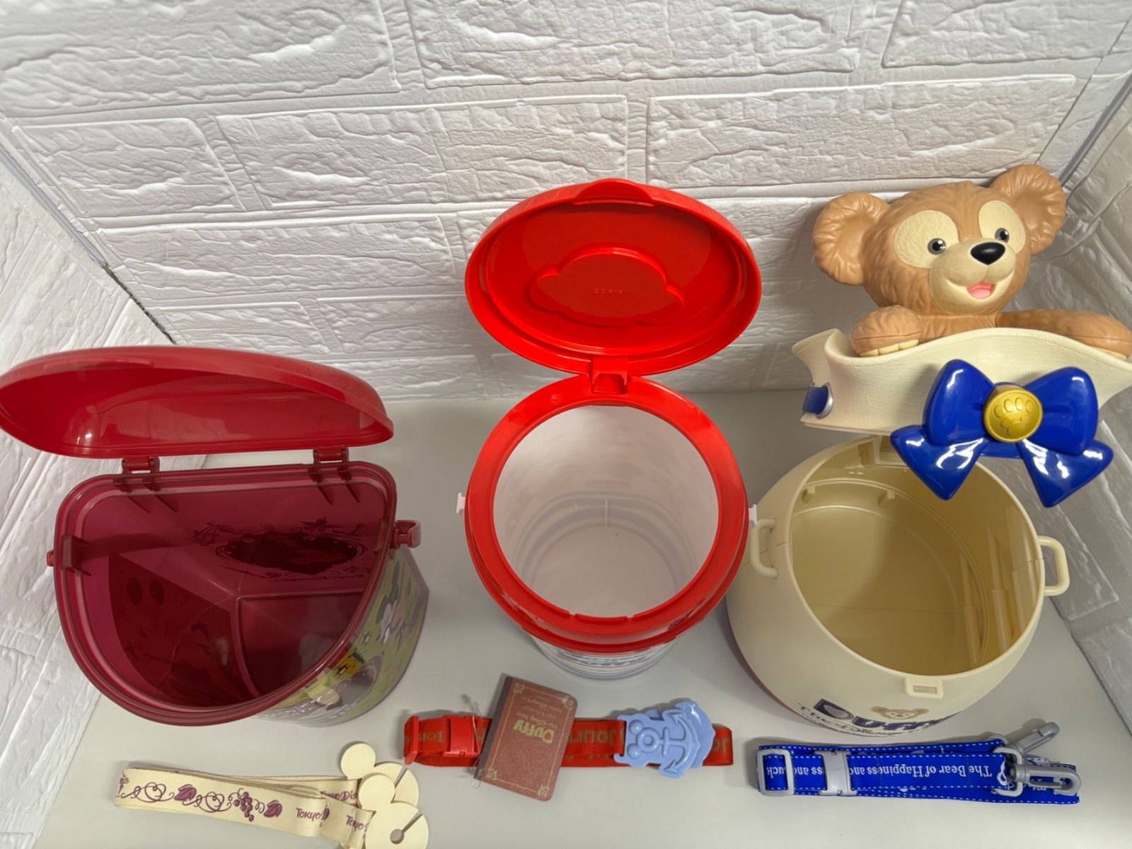 ディズニーグッズまとめ売り(おまけ付き) ディズニーグッズ まとめ売り - メルカリ