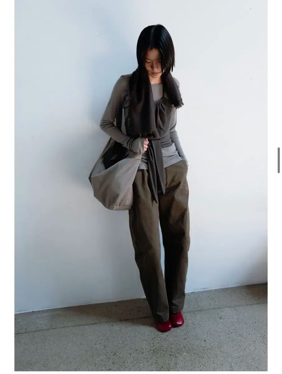 モノハ - コットン ダイング カーブ パンツ カーキ 2サイズ