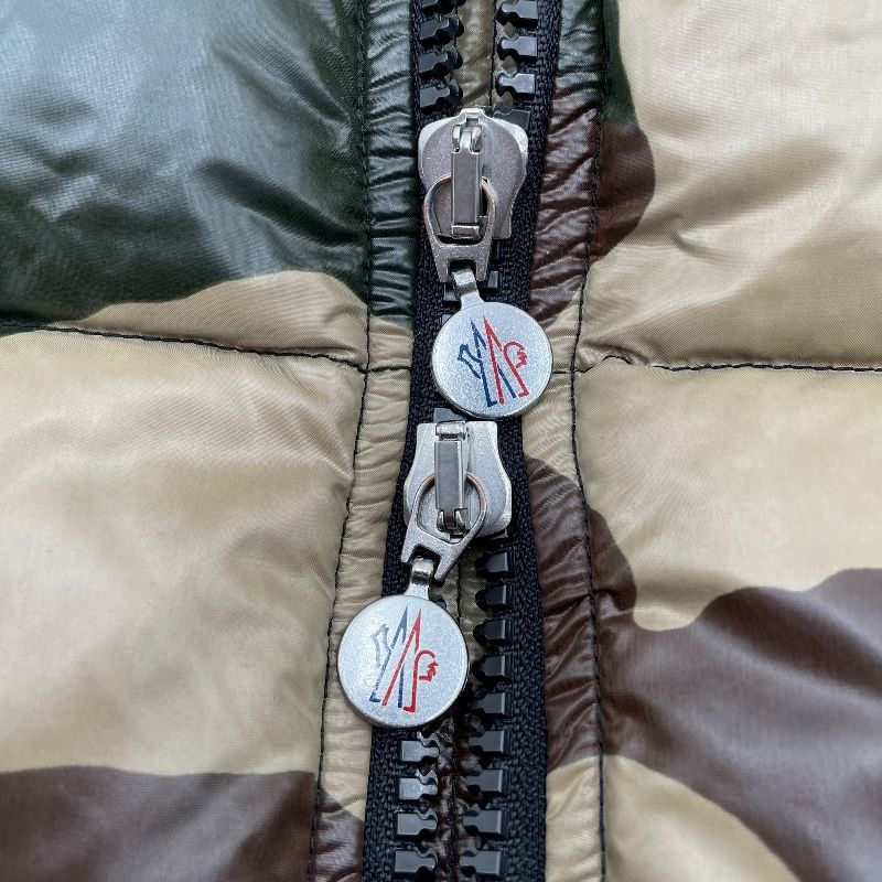 モンクレール MONCLER