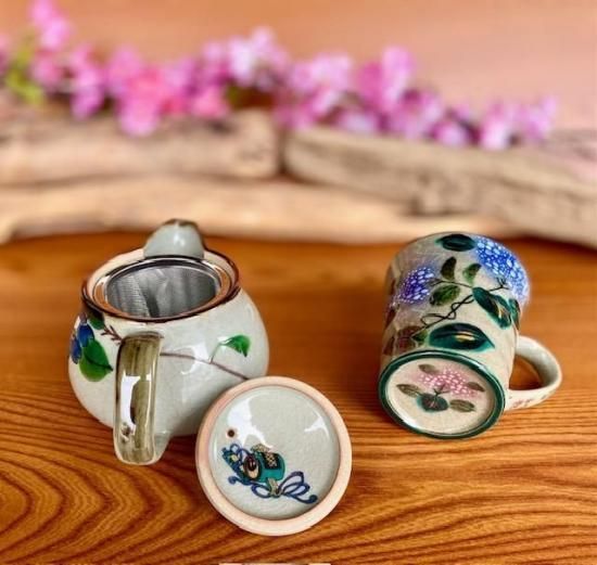 メーカー直送 九谷焼 急須＆マグ 山茶花 がく紫陽花 WWW_OPDRERGINERDOGAN_COM