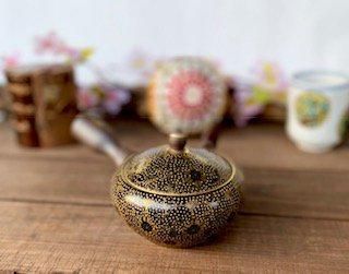 メーカー直送 九谷焼×萬古焼 急須 小 手打ちピンク粒