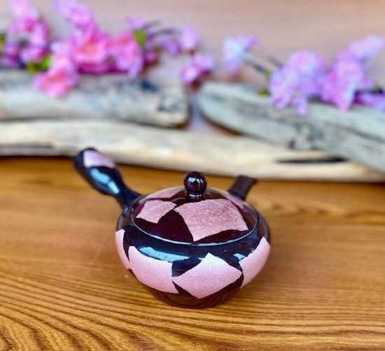 メーカー直送 九谷焼×萬古焼 急須 小 銀彩ピンク 持ち手も銀彩