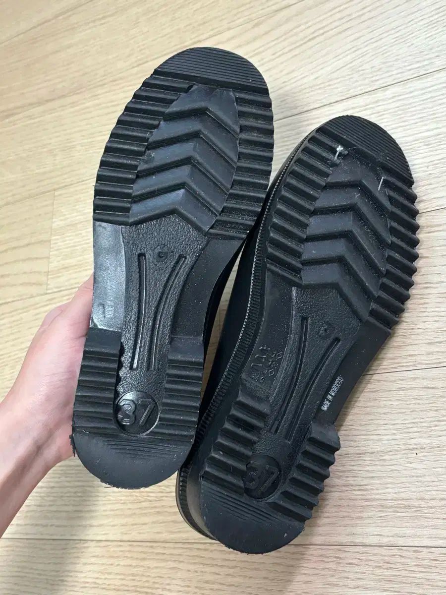 プラティカ有馬 かな ブラック Tシャツ 37