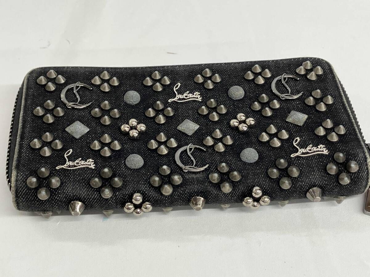 Christian Louboutin ロングウォレット クリスチャンルブタン デニム 長財布 ラウンドファスナー スタッズPANETTONE