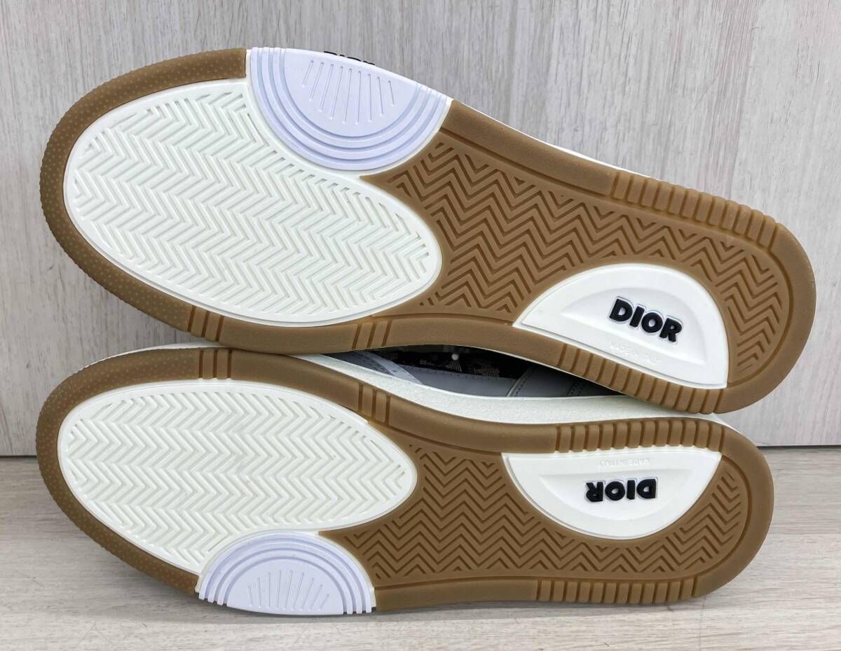 ホワイト グレー