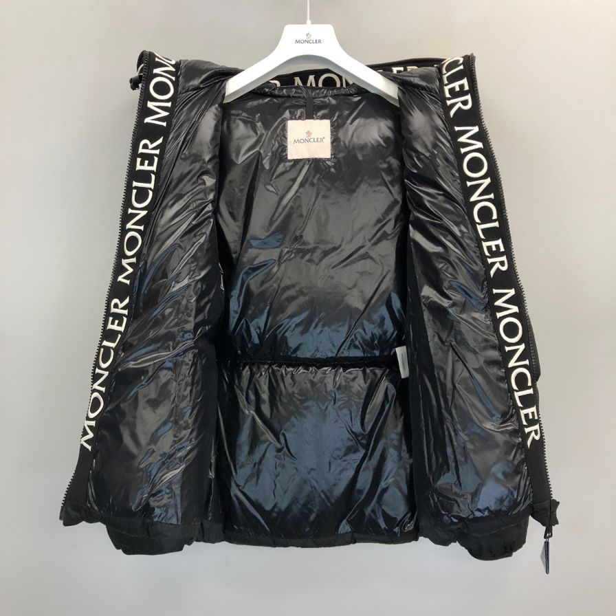 モンクレール モンクラ ダウンジャケット サイズ3 ブラック【AFA12