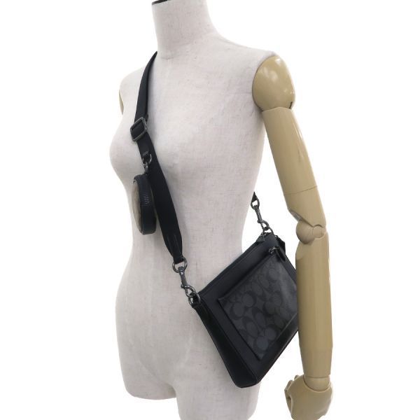 コーチ ホールデン