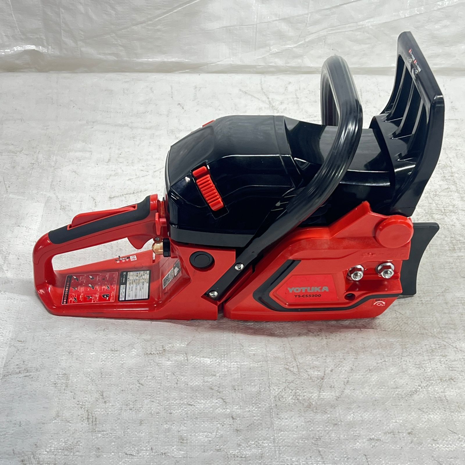 ガイドバーとソーチェーンは 倒木