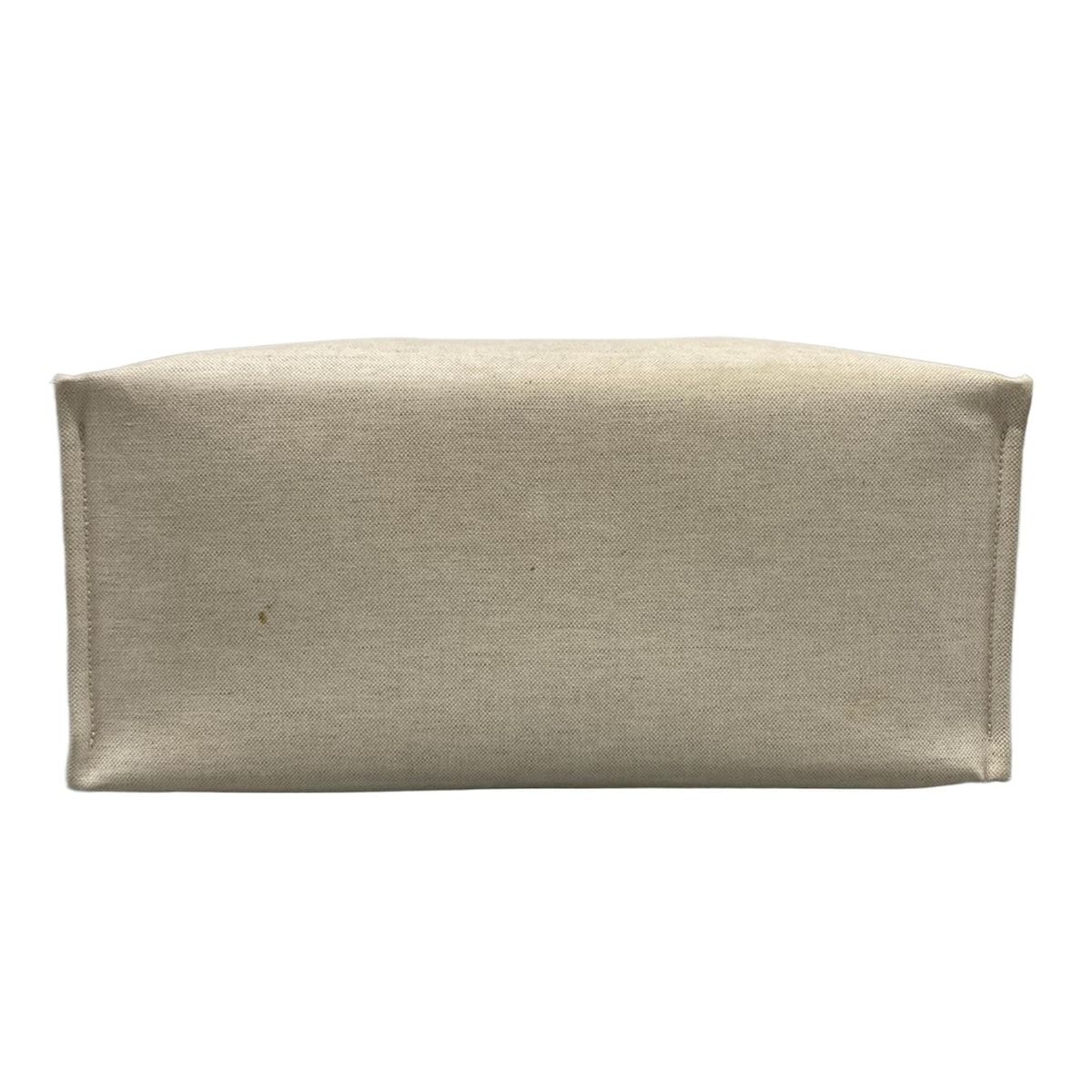 772176 アイボリー×黒