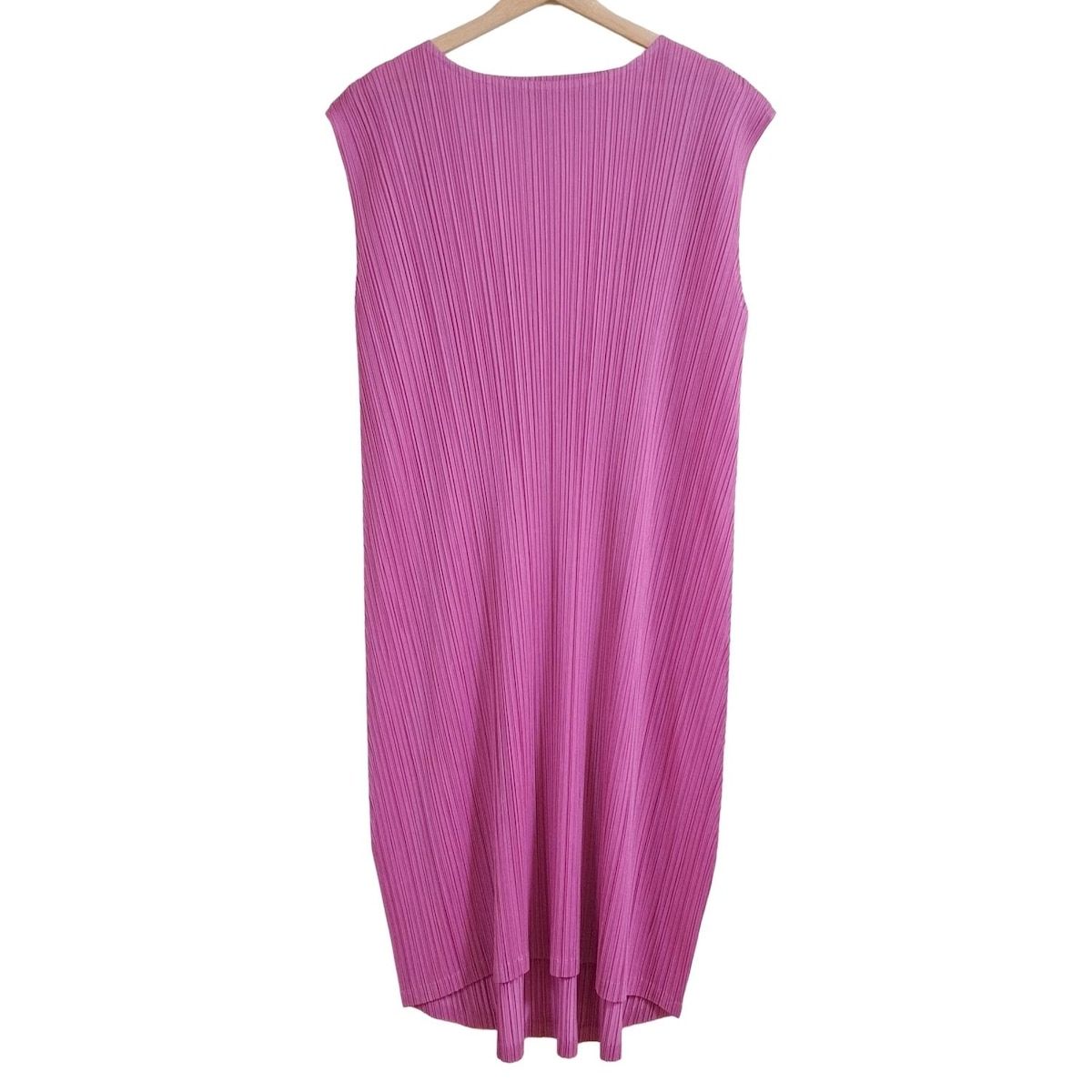 PLEATS PLEASE プリーツプリーズ ワンピース サイズ3 L レディース - ピンク クルーネック ノースリーブ ロング プリーツ