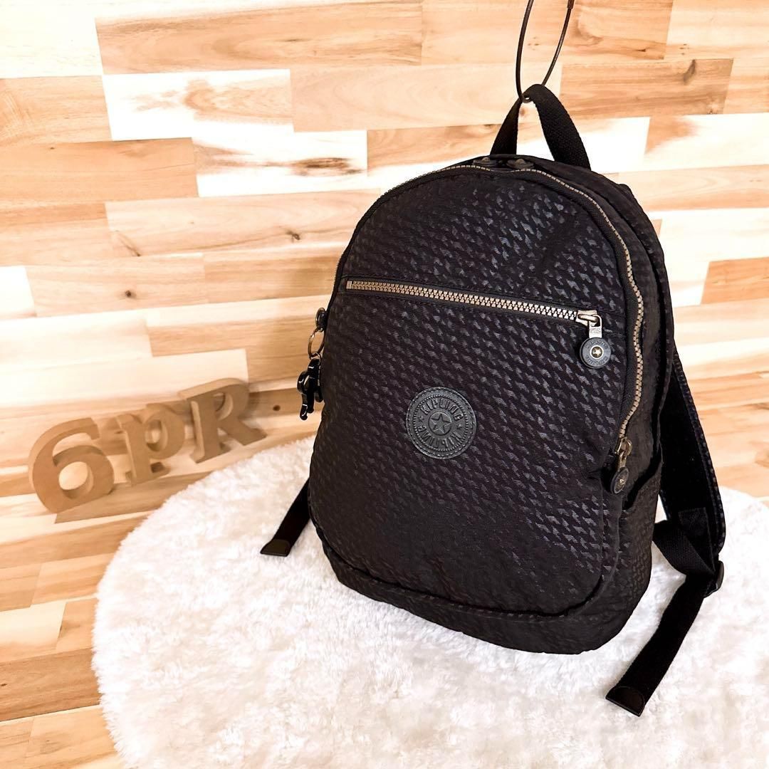 キプリング シャドー 千鳥格子 ナイロン リュック 千鳥 チャーム付き 黒×金 A4サイズ 千鳥柄 総柄 バックパック