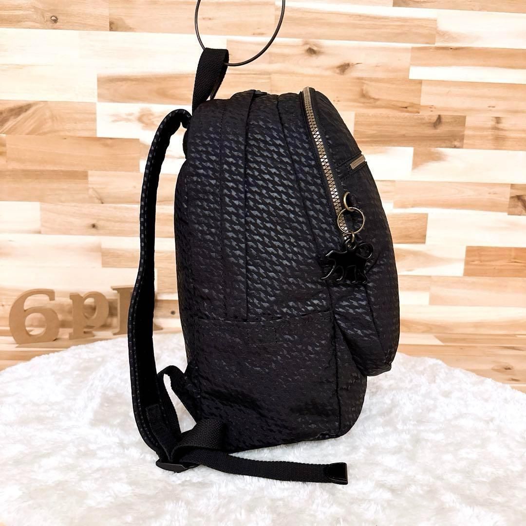 キプリング シャドー 千鳥格子 ナイロン リュック 千鳥 チャーム付き 黒×金 A4サイズ 千鳥柄 総柄 バックパック GINKGOPHARMACY_COM