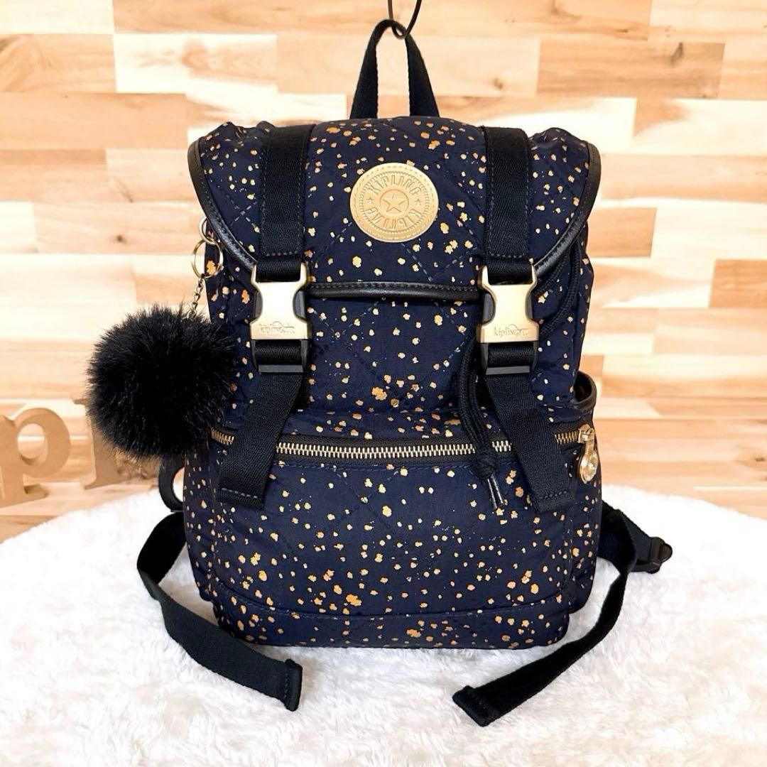 キプリング ランダム ドット柄 キルティング リュック 総柄 紺ネイビー×金 チャーム付き バックパック