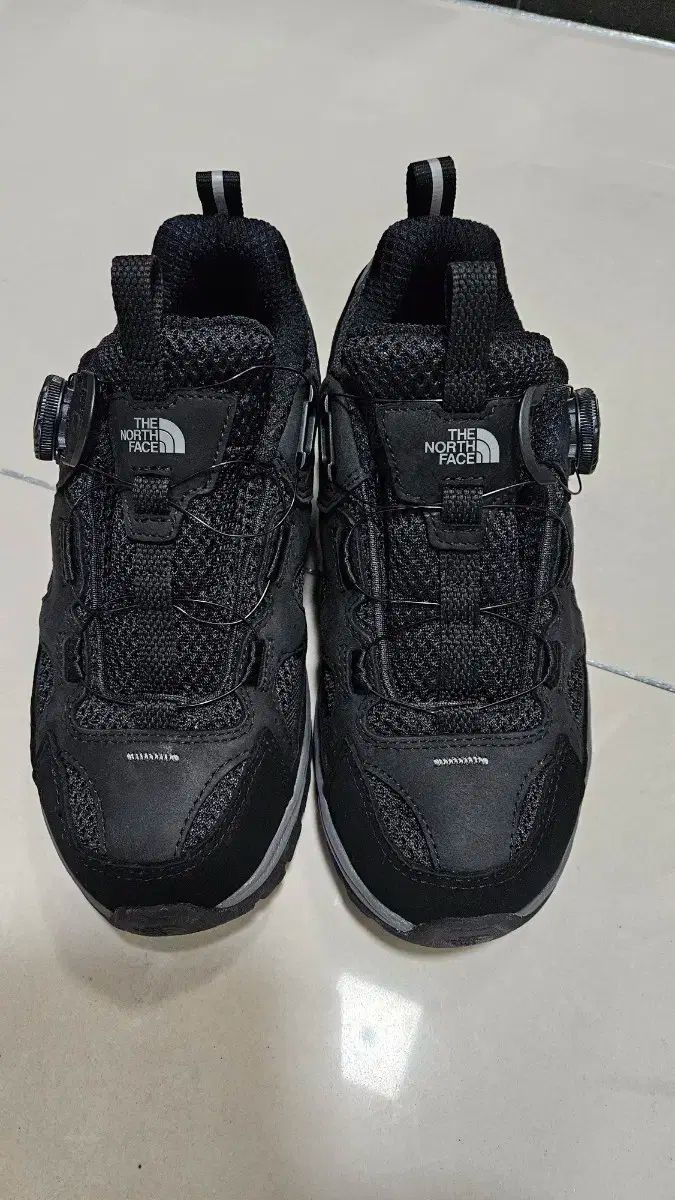ザノースフェイス ブラック ダイアル スニーカー 23.5センチ