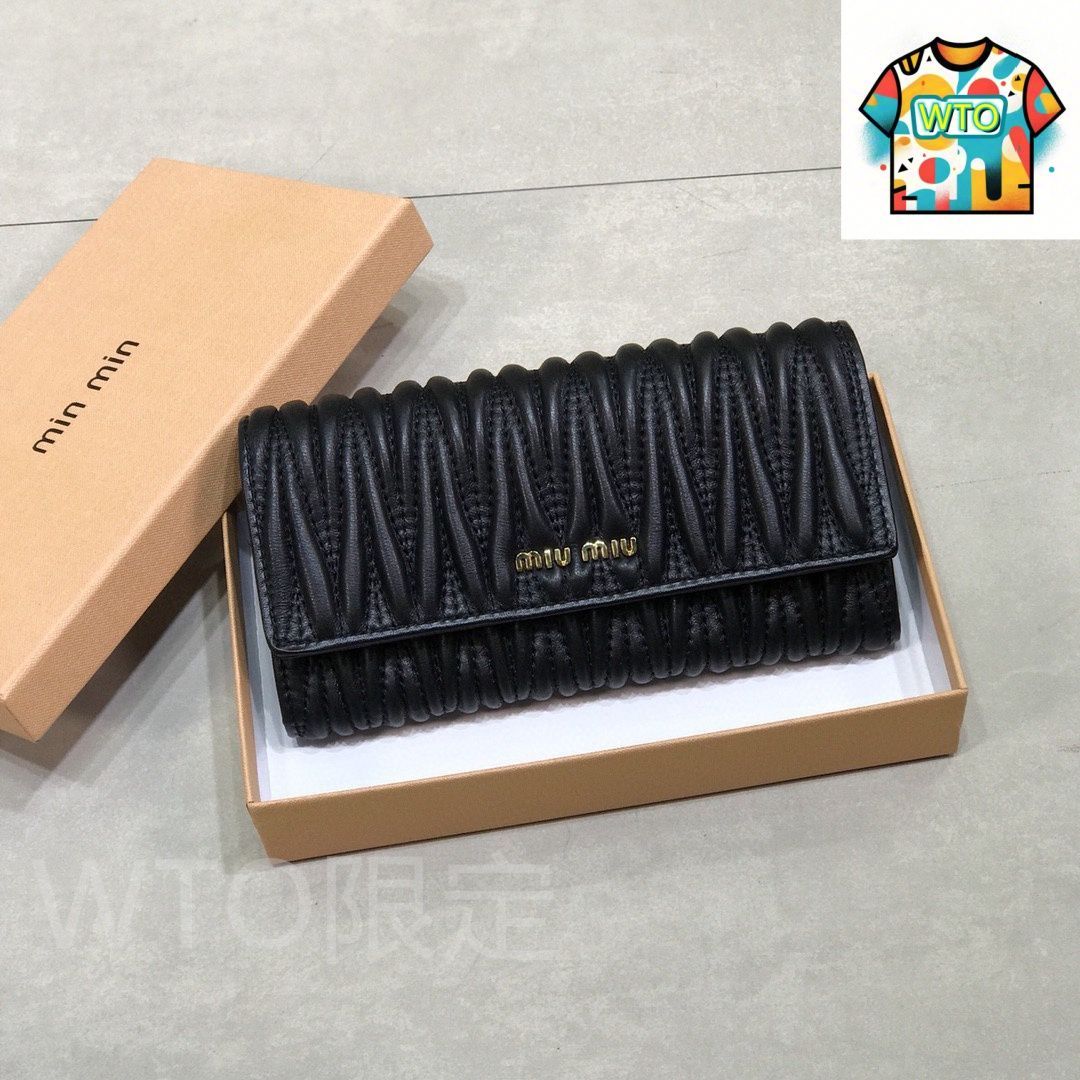 今日 Miu ミュウミュウ 最新 ウォレット 提花圧紋デザイン 小羊皮で触感柔らかく作り細かい WTO輸入2