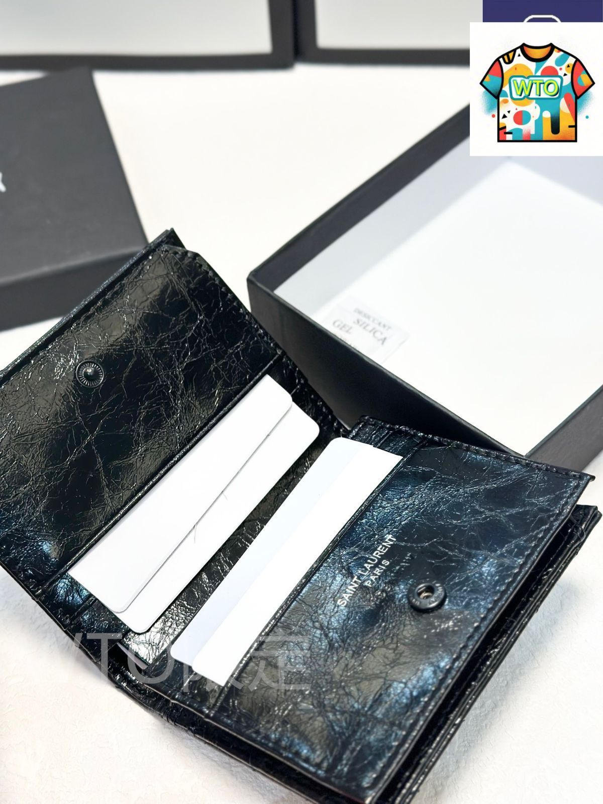 高品質オイルレザー小牛皮を採用し内装充実で実用的