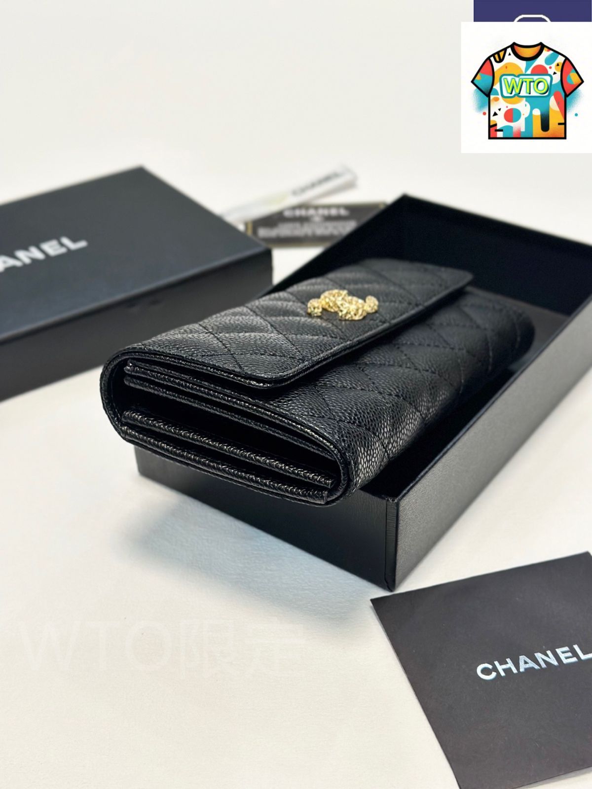 キャビアレザーを採用し精巧な仕上げに優れる