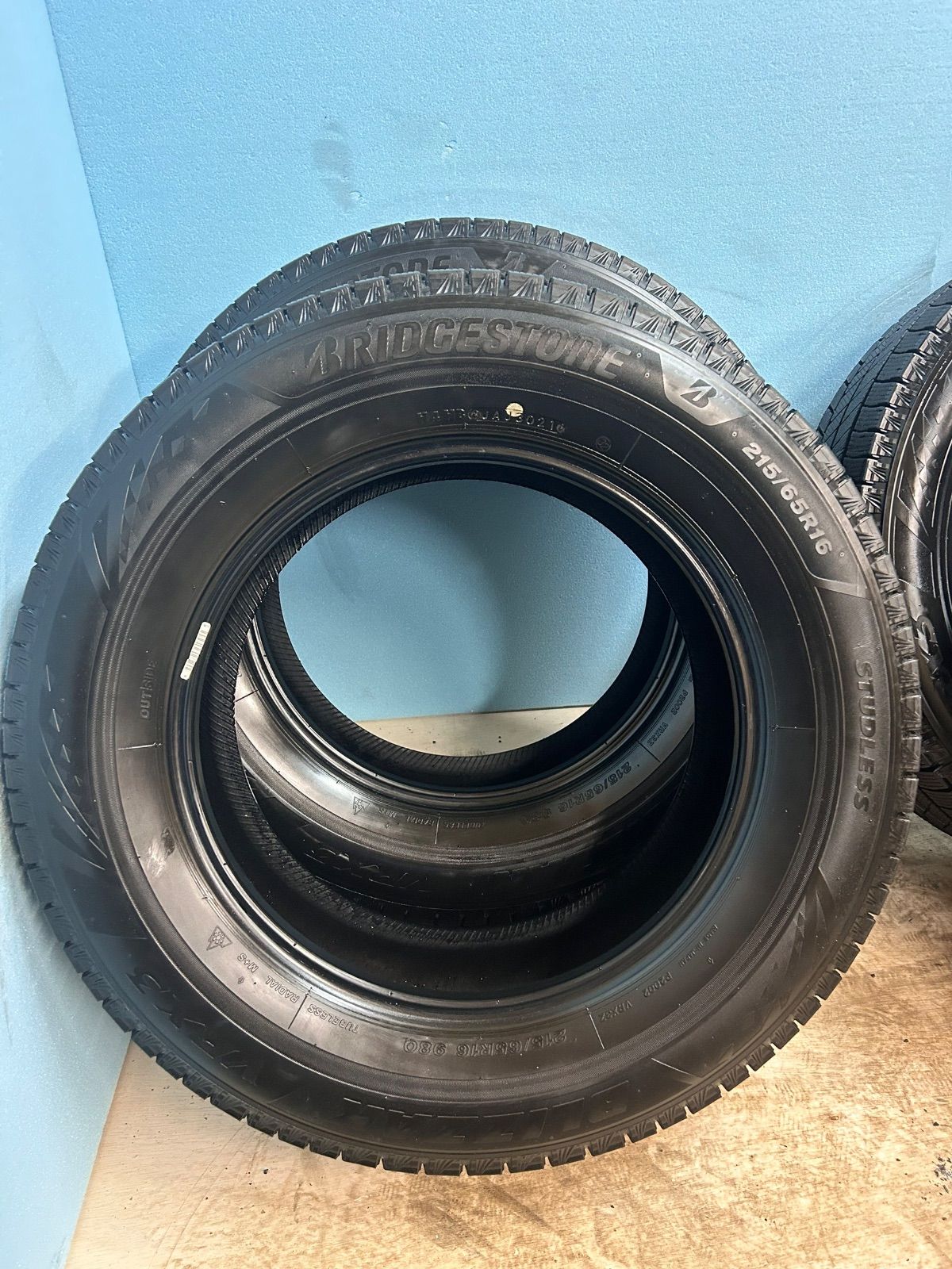 215 65 R 16 スタッドレスタイヤ BLIZZAK VRX 3 16インチ 4本セット NO 18 y