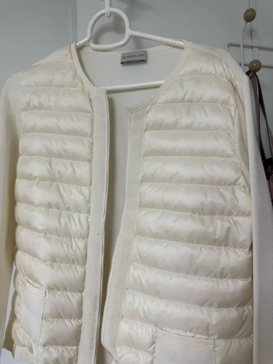 モンクレール レディース アイボリー ダウン カーディガン