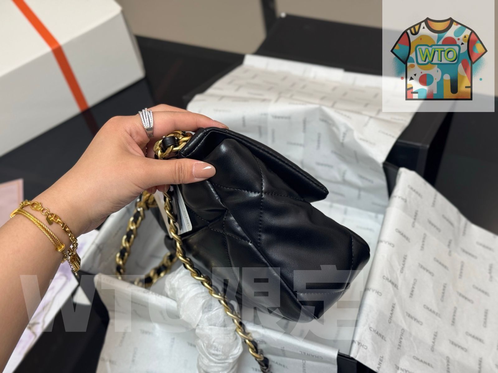 シャネル 19バッグ