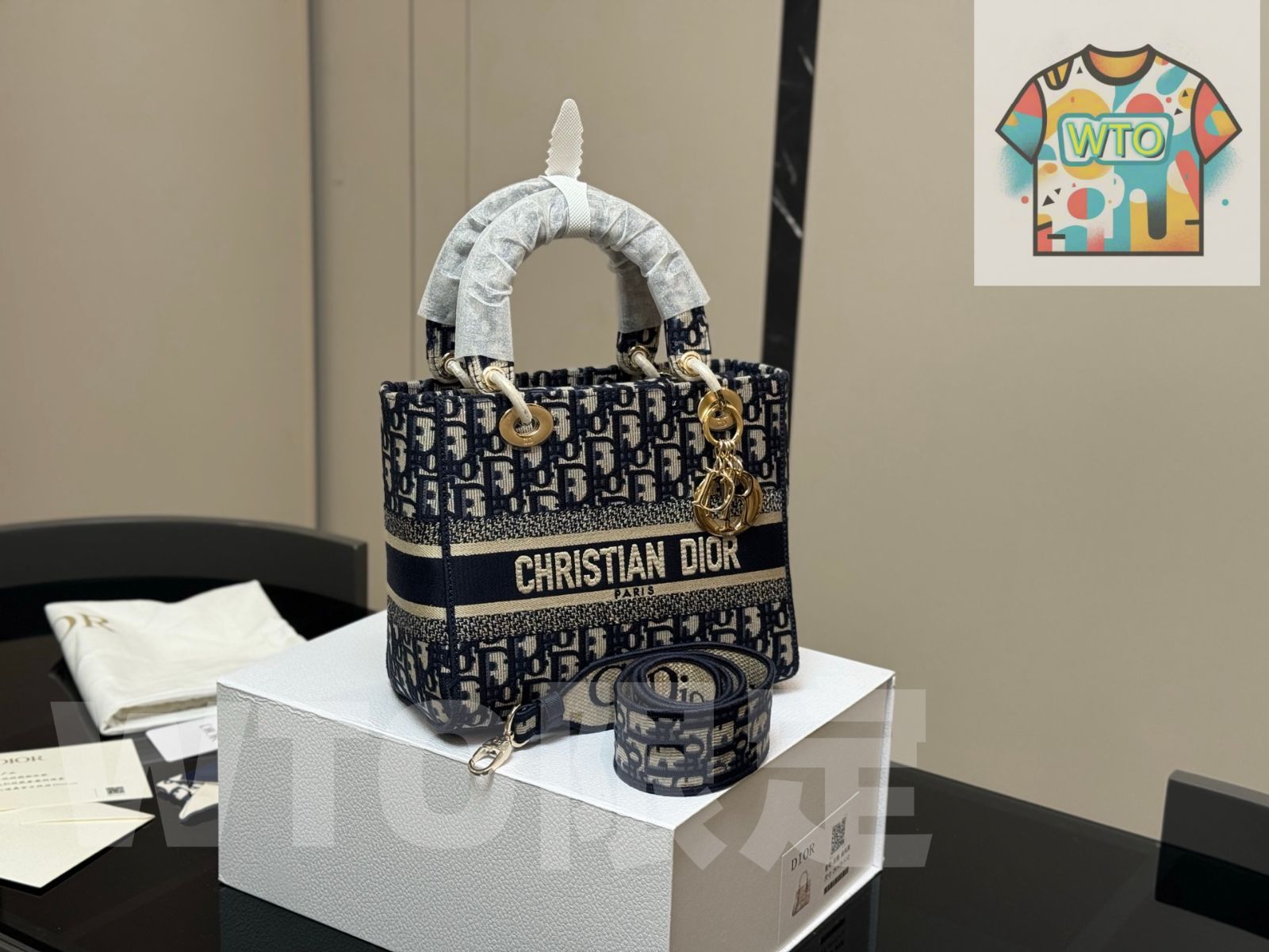 WTO通販 Dior ディオール 刺繍ディアナバッグシリーズ 刺繍の広い肩帯が特徴的1-WTO輸入-MZR97